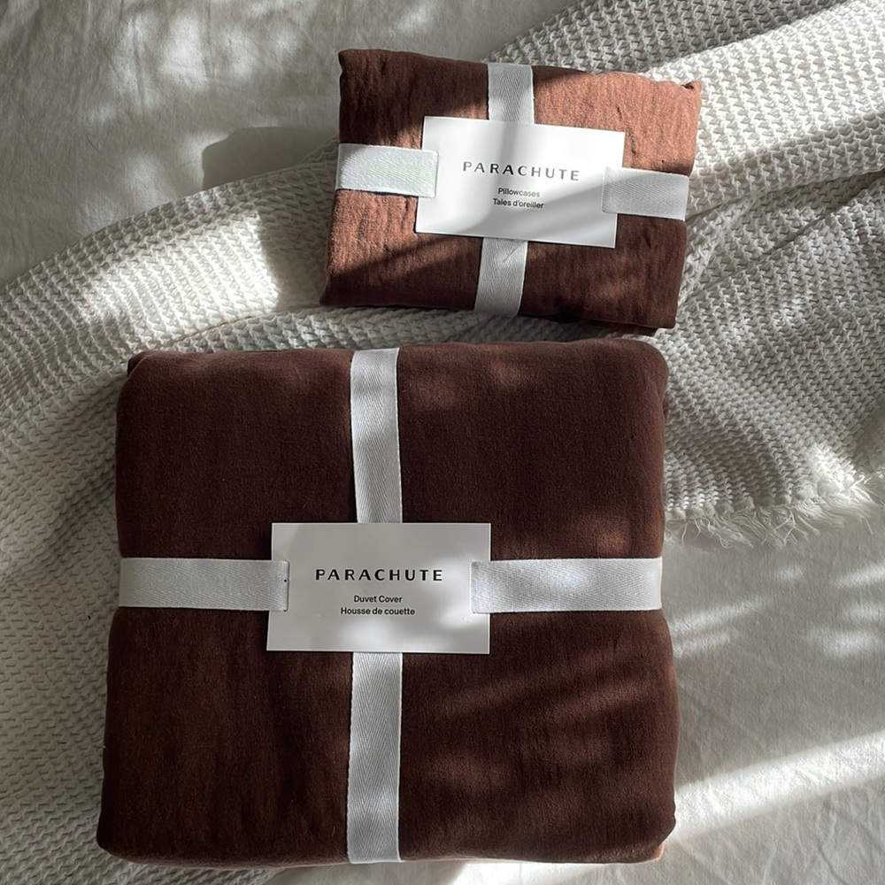 Parachute Linen Duvet Full/Queen Raisin Brown Plus Standard Pillowcases